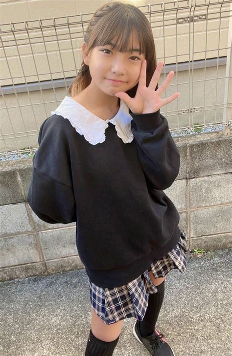 Watch 幼いがスタイル抜群可愛い美少女 .